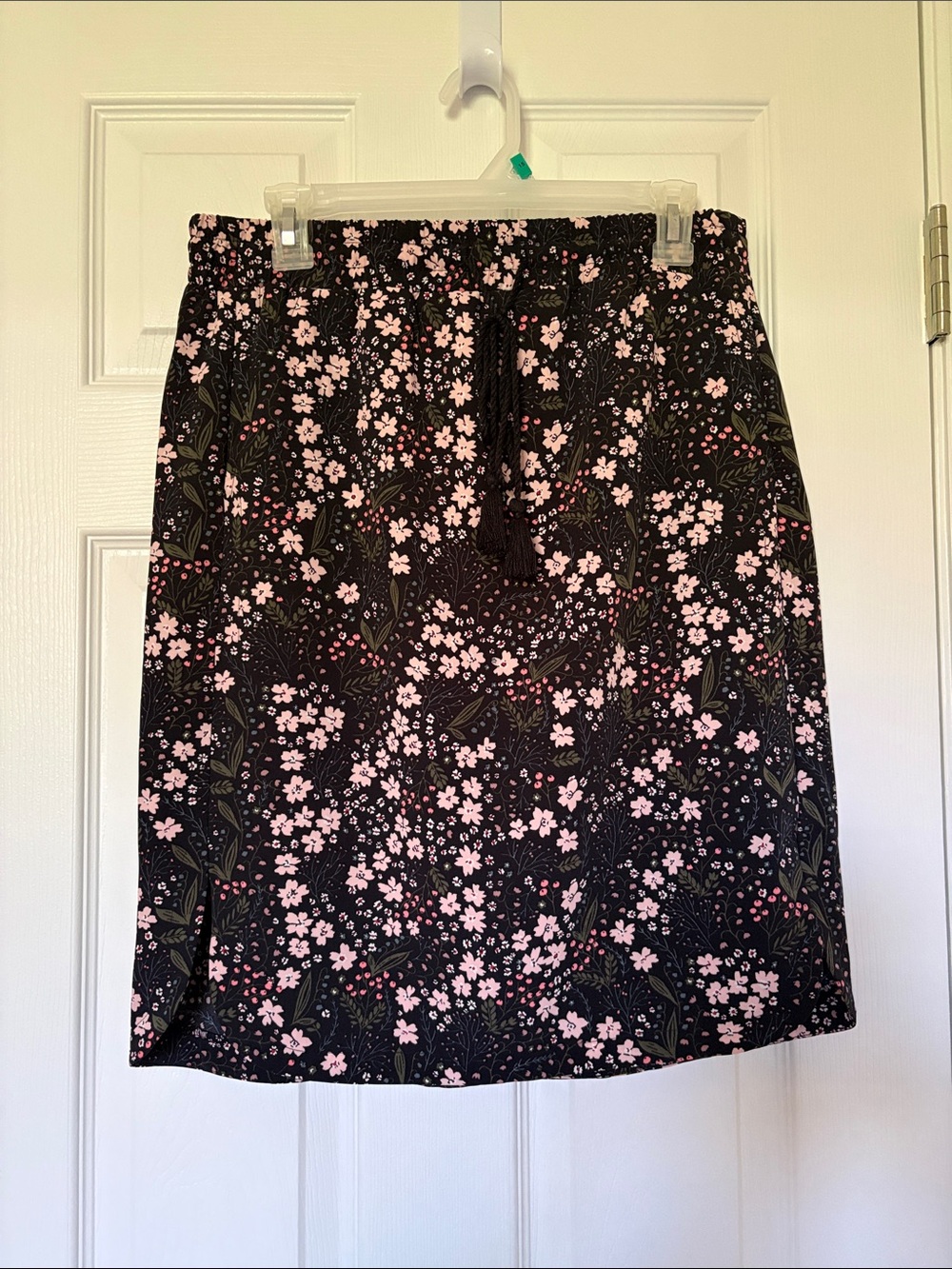 LOFT Flowered Skirt with Pockets